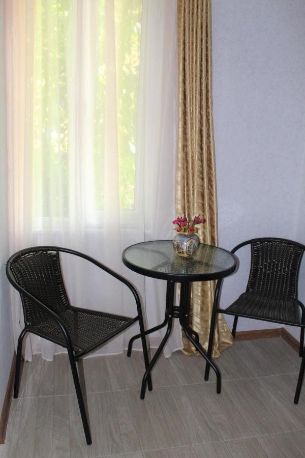 Guest House Racha Ambrolauri Exterior photo