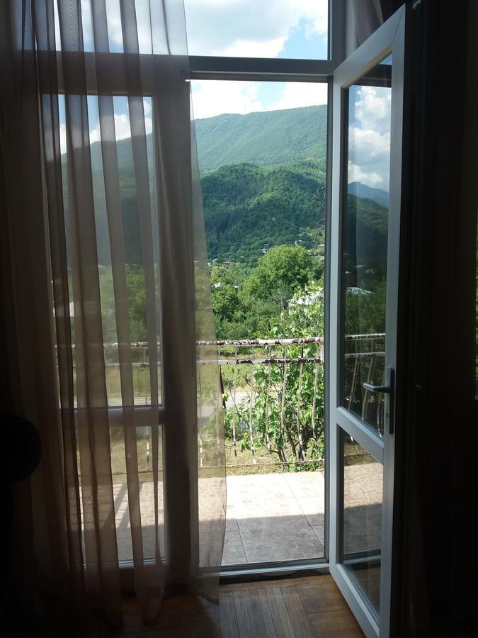 Guest House Racha Ambrolauri Exterior photo
